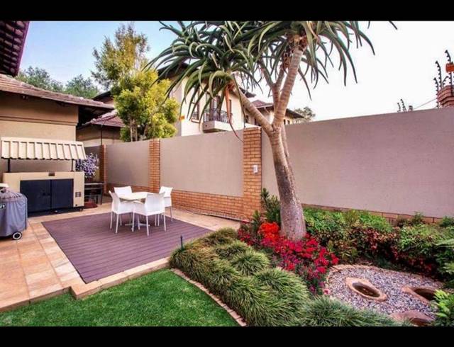 4 BEDROOM CLUSTER FOR SALE IN WATERKLOOF RIDGE